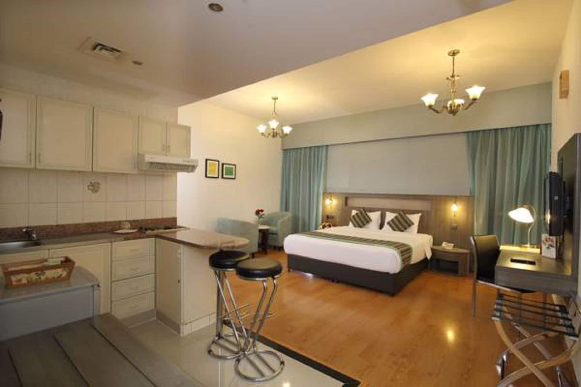 Florida City Hotel Apartments Дубай Екстериор снимка
