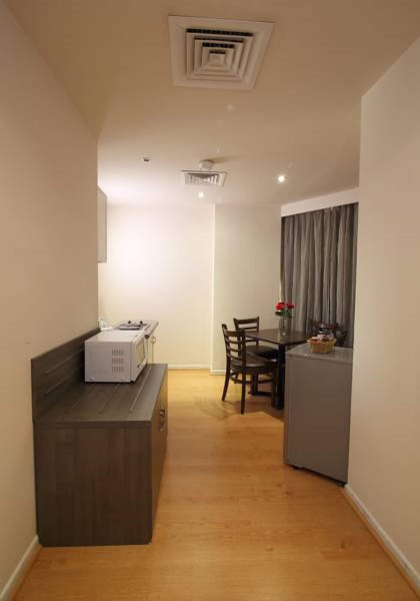 Florida City Hotel Apartments Дубай Екстериор снимка