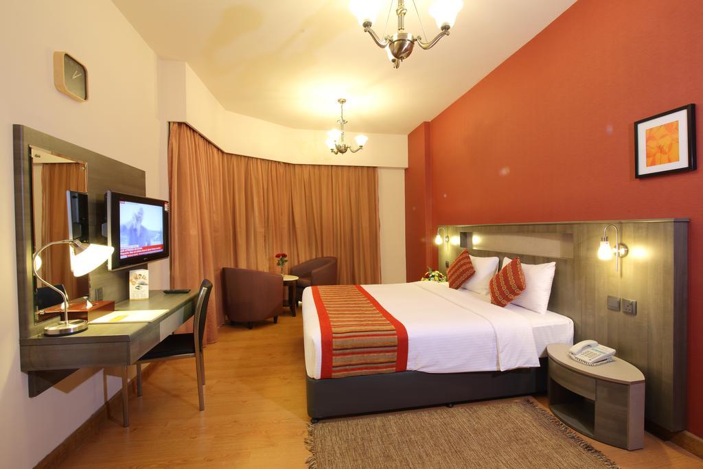 Florida City Hotel Apartments Дубай Екстериор снимка