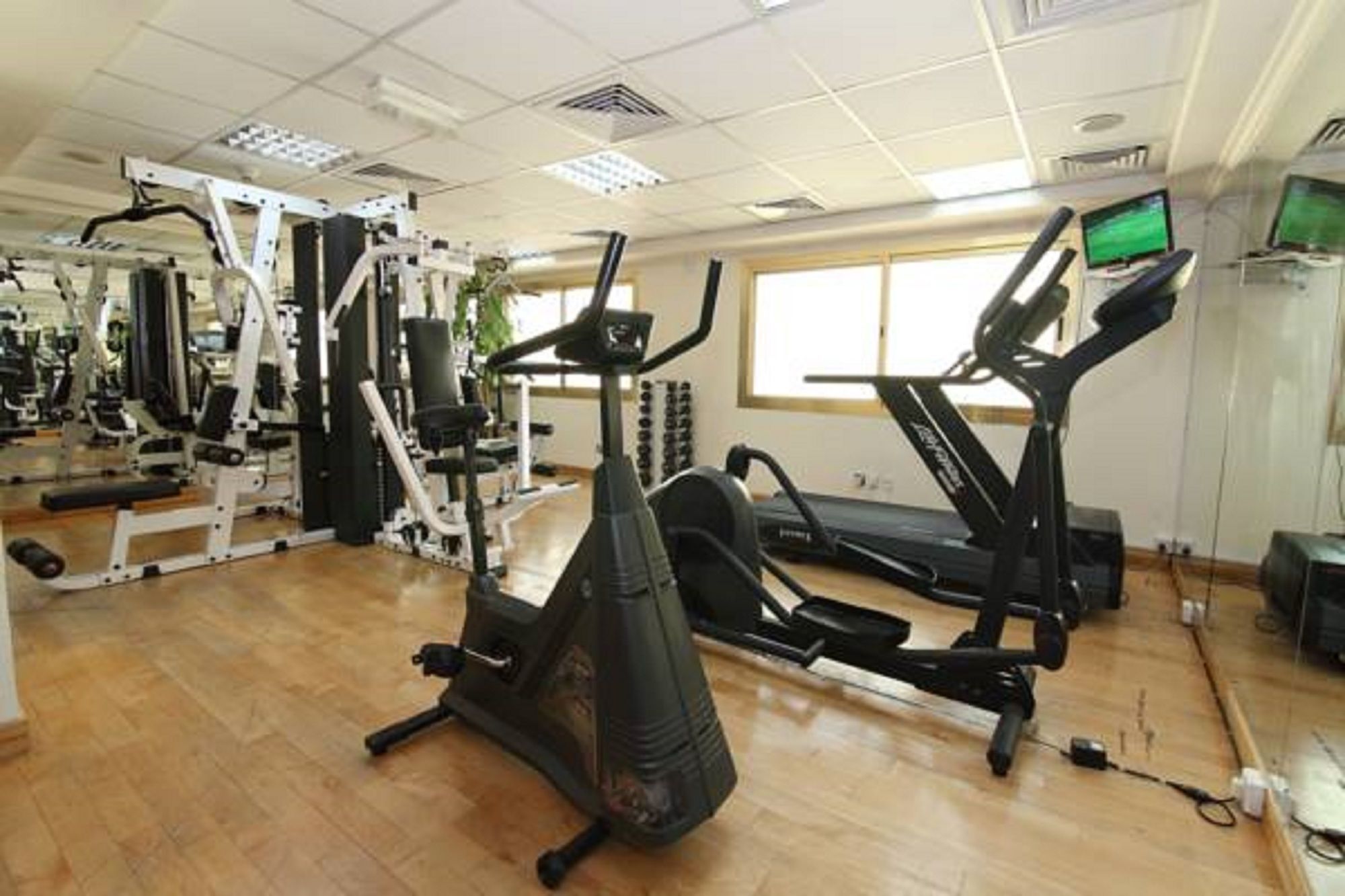 Florida City Hotel Apartments Дубай Екстериор снимка