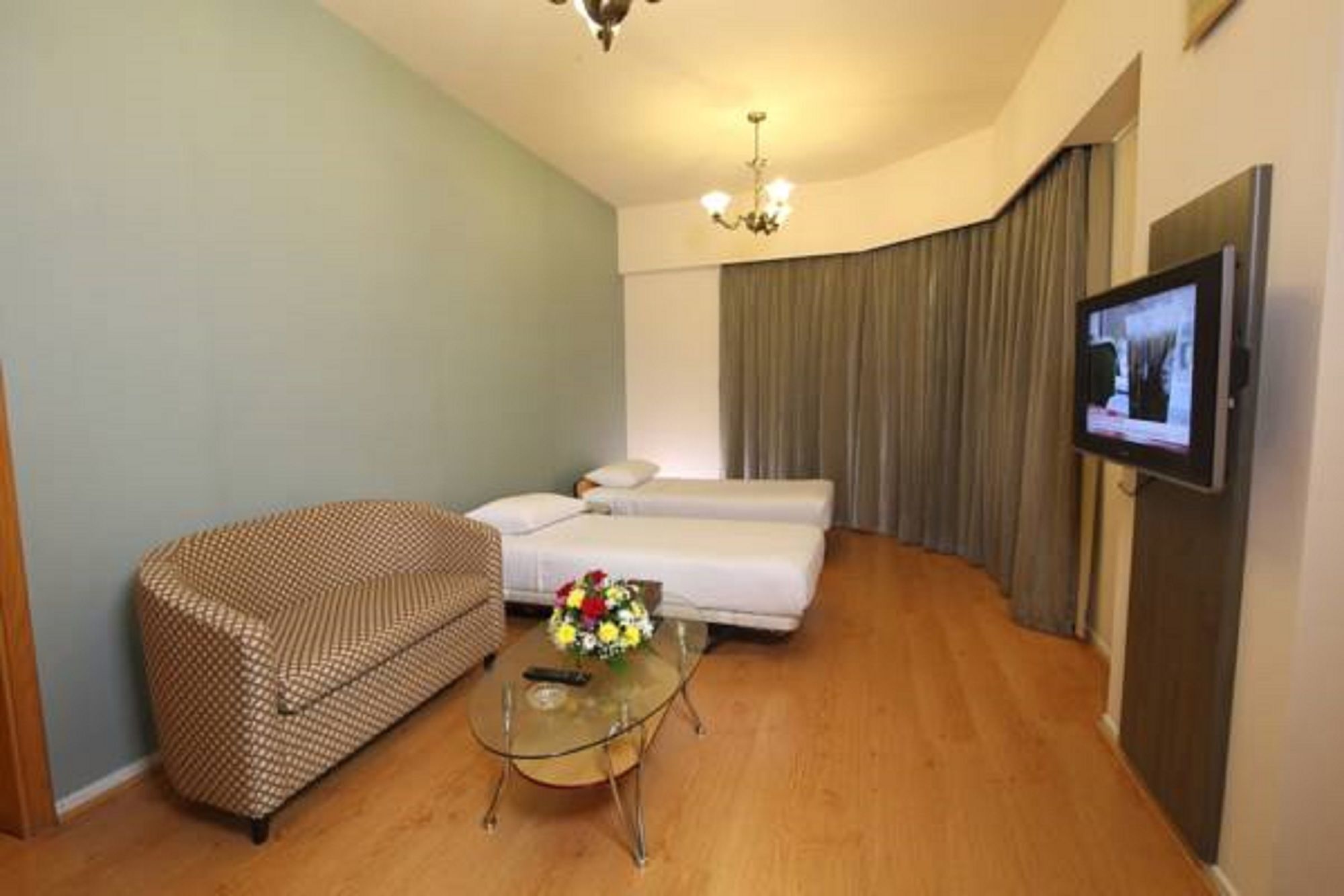 Florida City Hotel Apartments Дубай Екстериор снимка